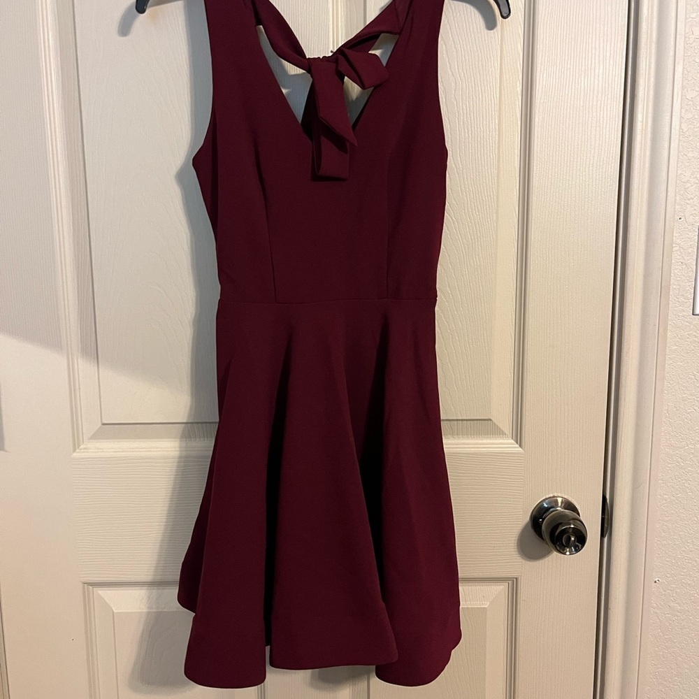 Maroon dress - Picture 3 of 3